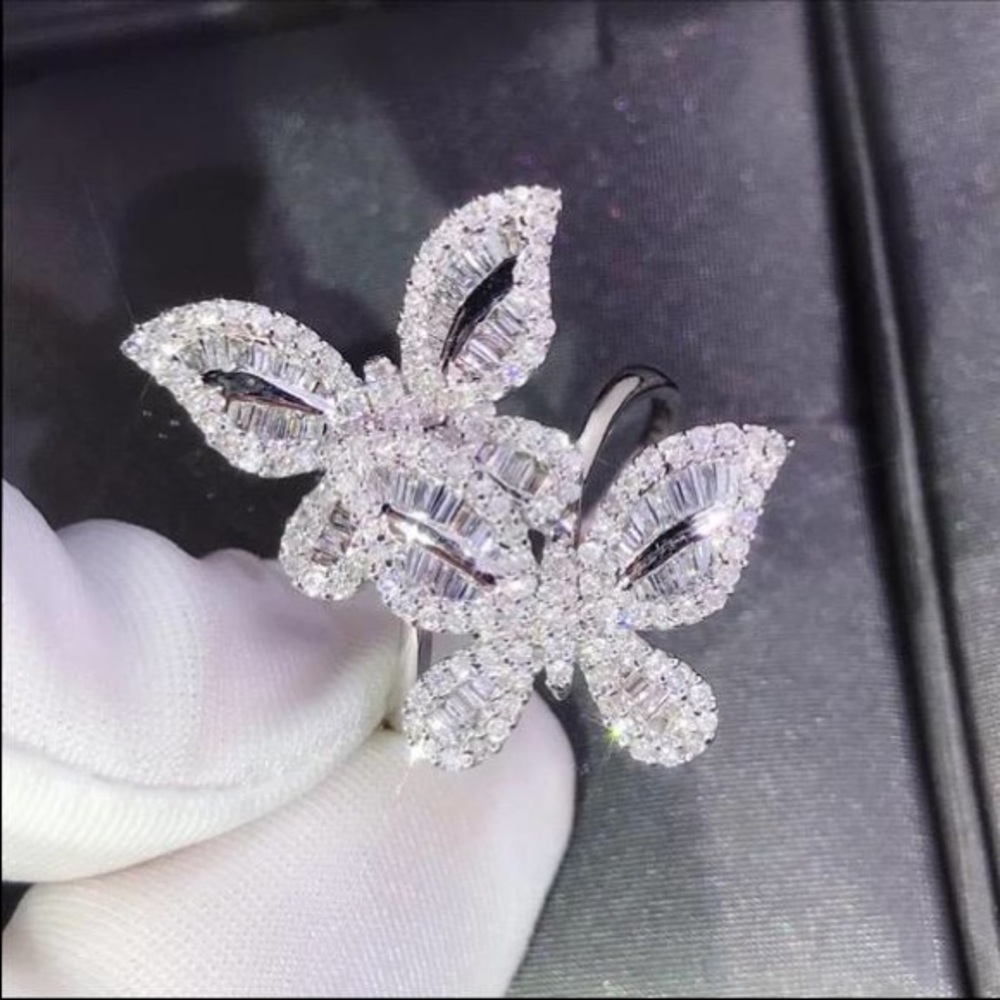 Stunning Butterfly ring - Picture 2 of 5